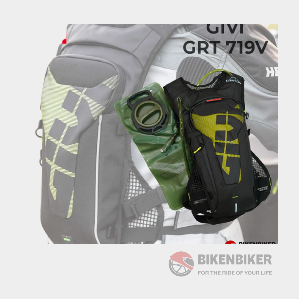 GRT719V Rucksack with Integrated Water Bag, 3 Litres - Givi