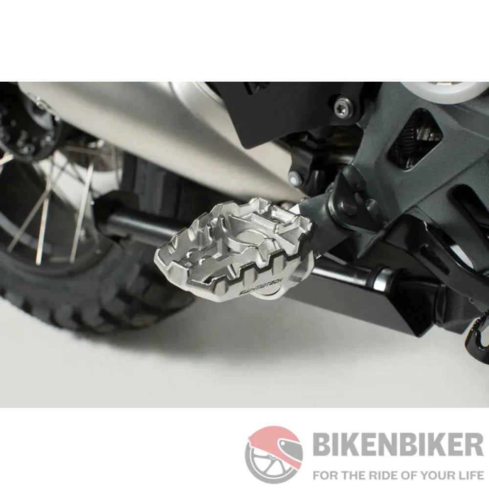 Suzuki V-Strom 650/Ktm 390 Adventure - Evo Footrest Kit Sw-Motech Footpegs