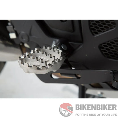 Suzuki V-Strom 650/Ktm 390 Adventure - Ion Footrest Kit Sw-Motech Footpegs