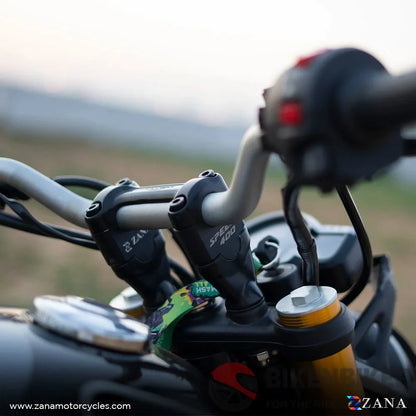 Triumph Speed 400 Vertical Handlebar Riser - Zana Risers